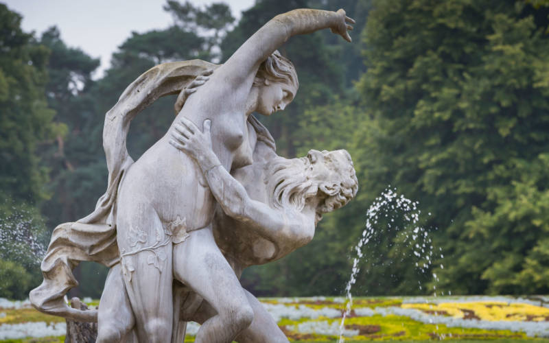 parterre-fountain-statue-3000-1875-Chris-Lacey