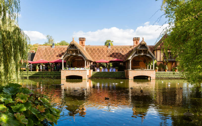 Weddings-dairy-lakeside-david-bostock-3000x1875