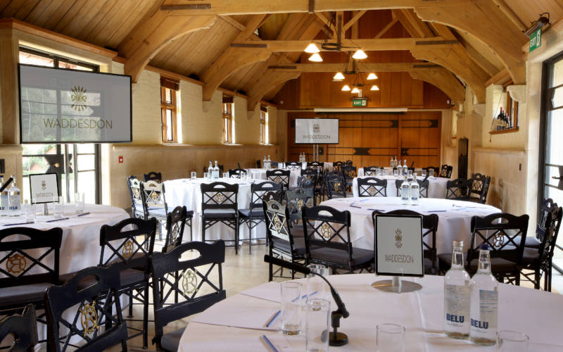 about-us-corporate-dairy-cabaret-banquet-style-chris-wright-3000-1875
