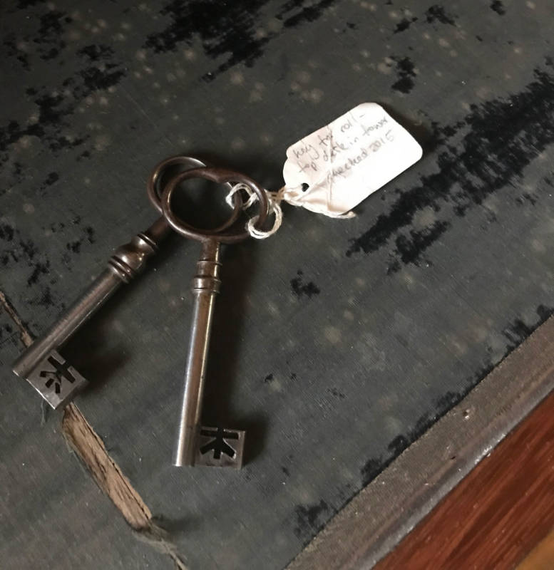 The original set of keys used to open the complex security system of Riesener's roll-top desk.