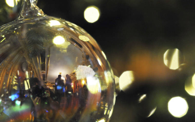 christmas-bauble-nt-images-john-millar