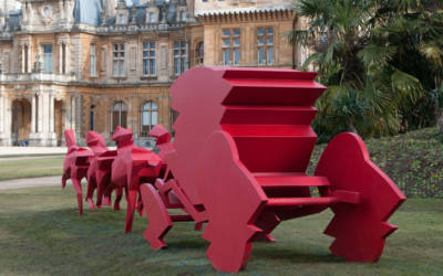 Le Carrosse (Red Carriage)