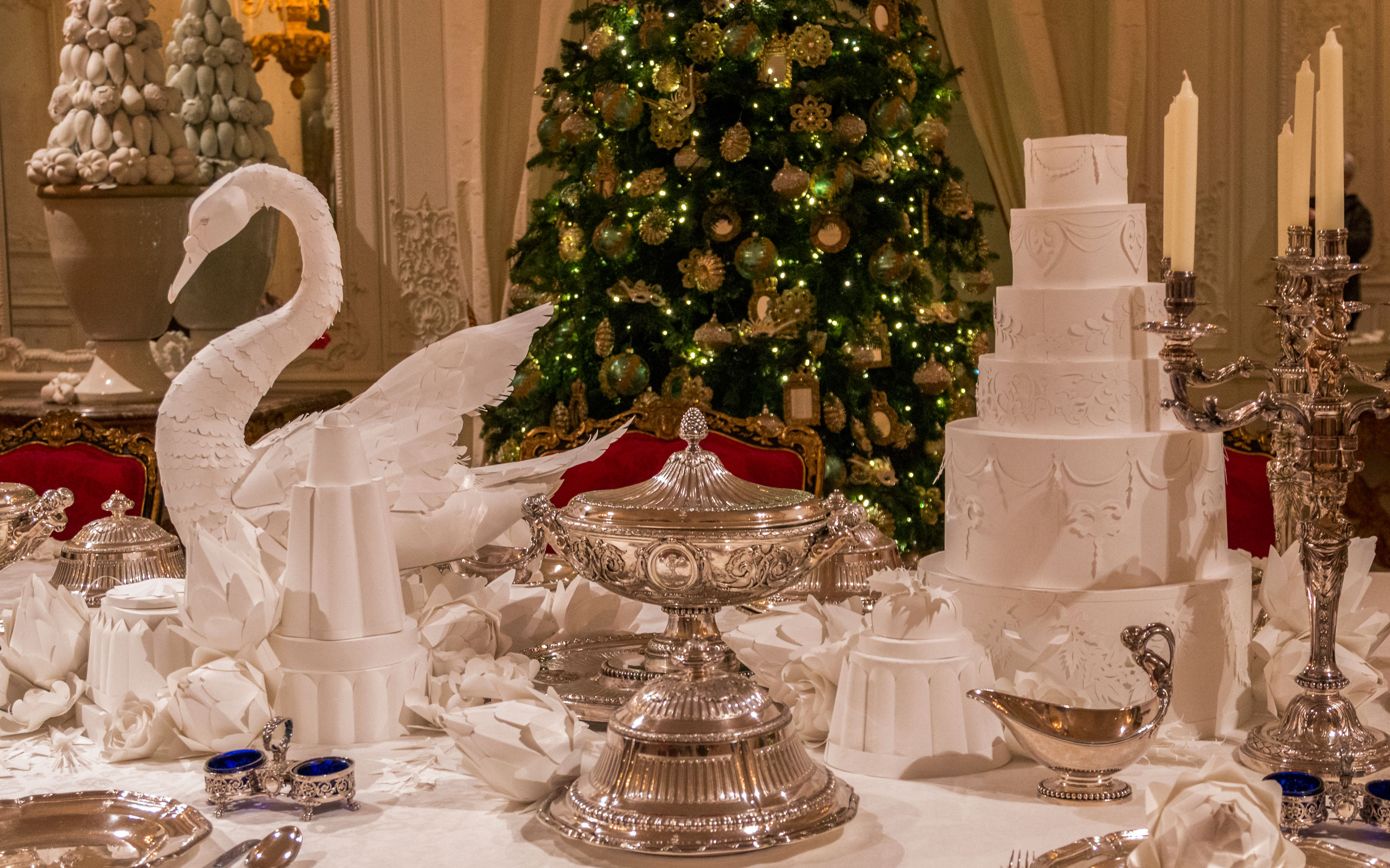 White drawing room at christmas