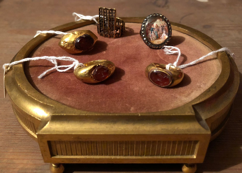 Today is the fifth day of Christmas and my true love sent to me... 5 Waddesdon gold rings!