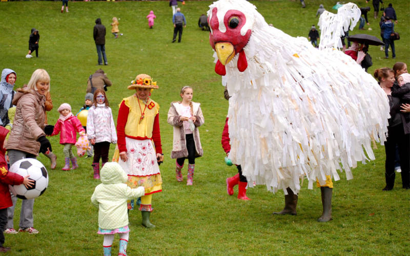 Plucky-the-chicken