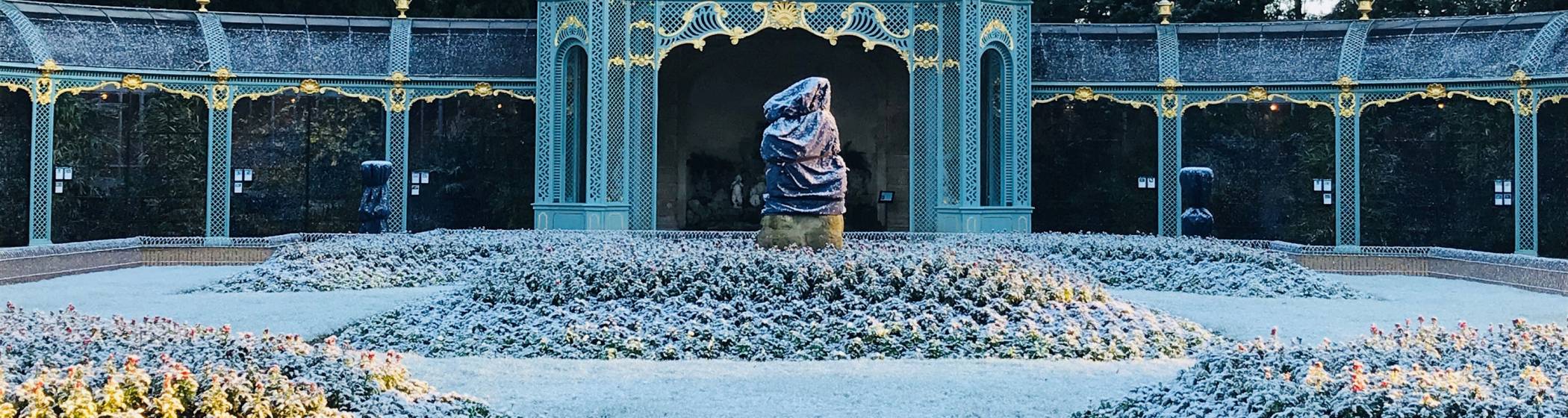 Frosty aviary garden