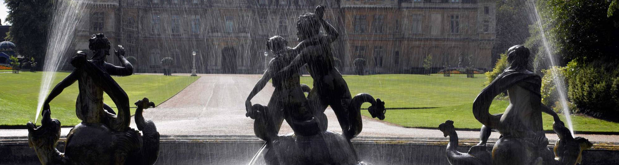 Premium parking at the North Front Fountain