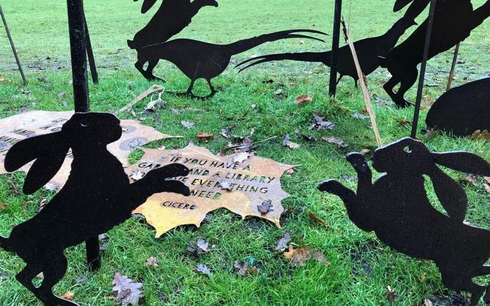 Boxing Hare sculptors