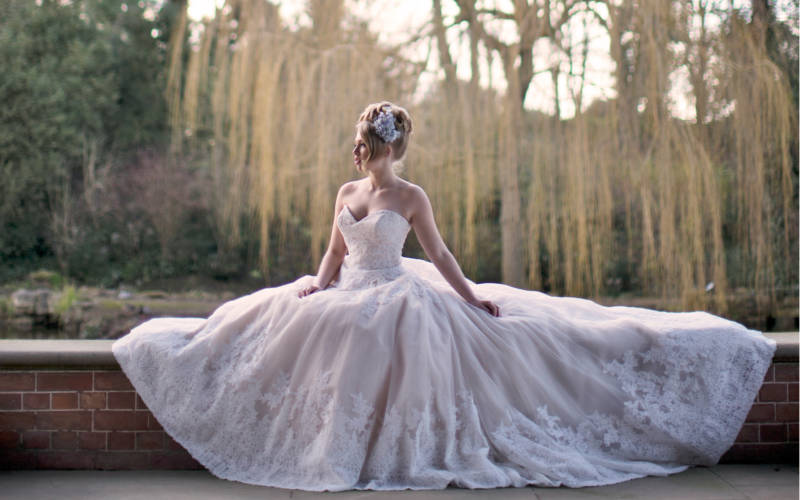 Weddings-Dairy-Lakeside-Bride-3000x1875