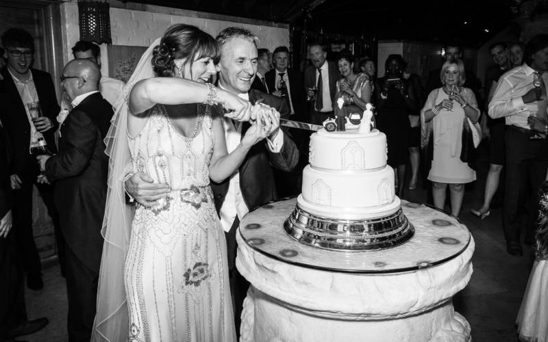 Weddings-dairy-cake-cutting-david-bostock-3000x1875