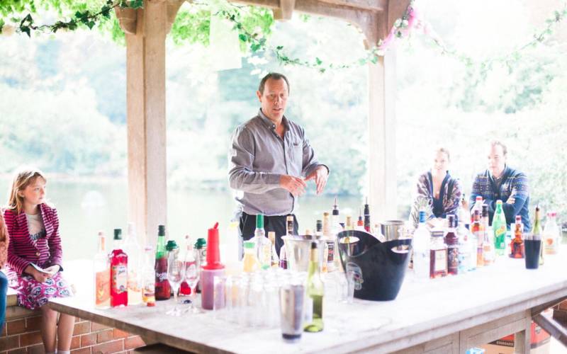 Wedding-Cocktail-making-class-with-the-Cocktailmaker-Waddesdon