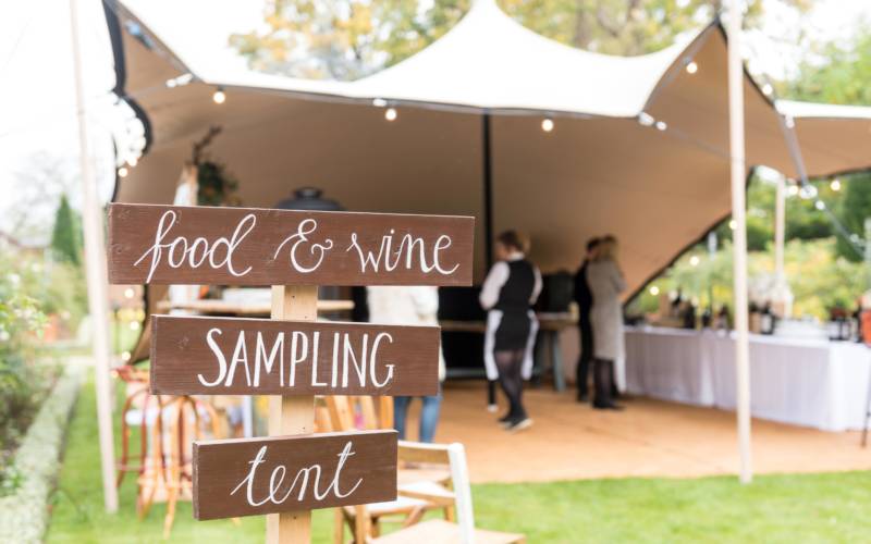 Wedding-inspiration-Food-tent-3000-1875