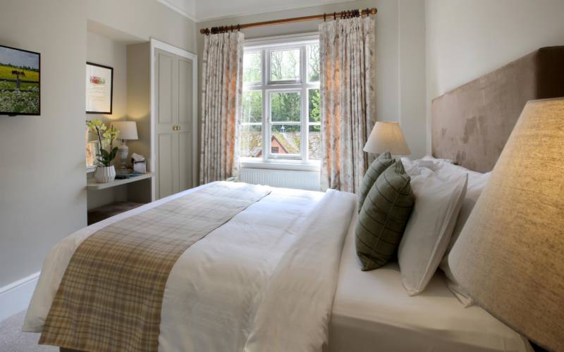 Hotel-room-1-wright-3000x1875