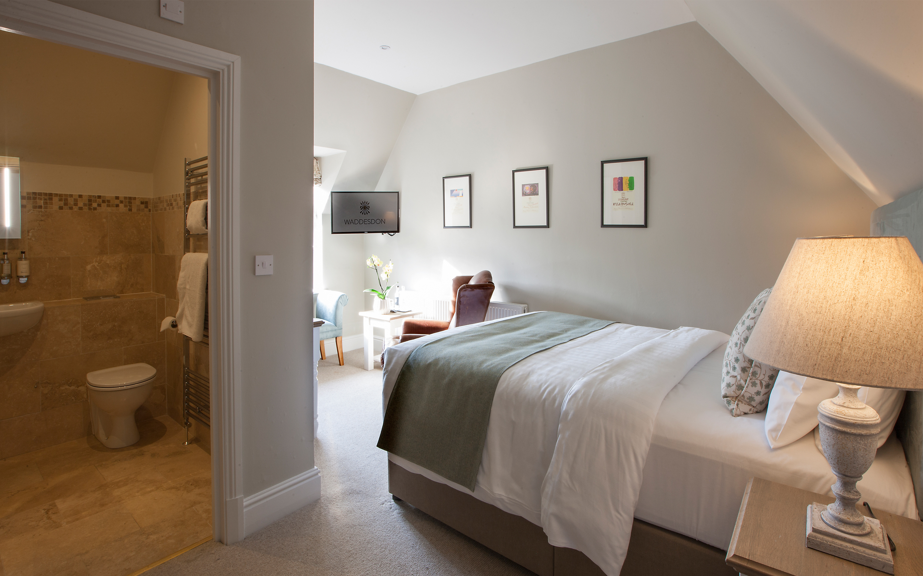 Hotel-room-8-wright-3000x1875
