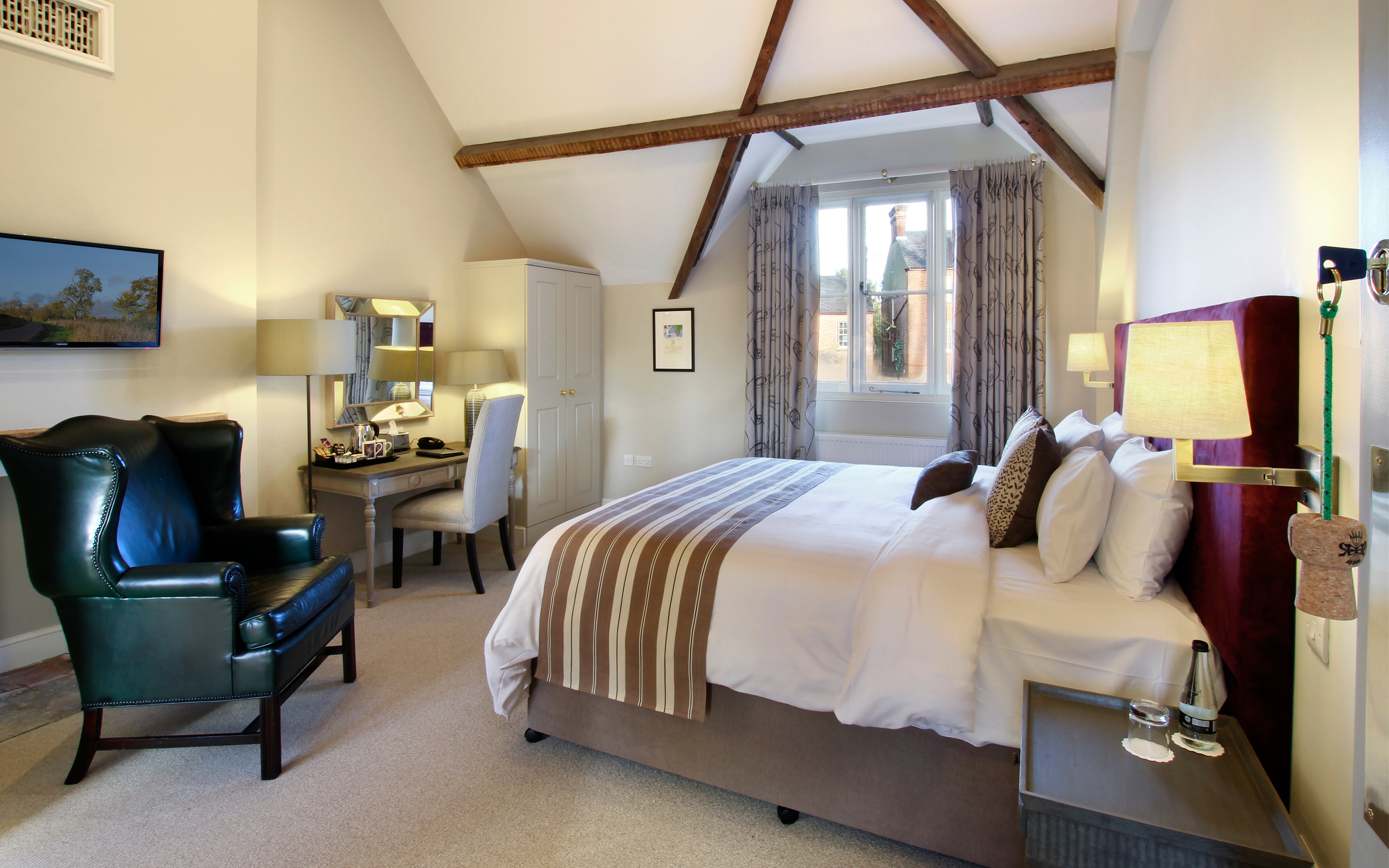 Hotel-room-17-wright-3000x1875