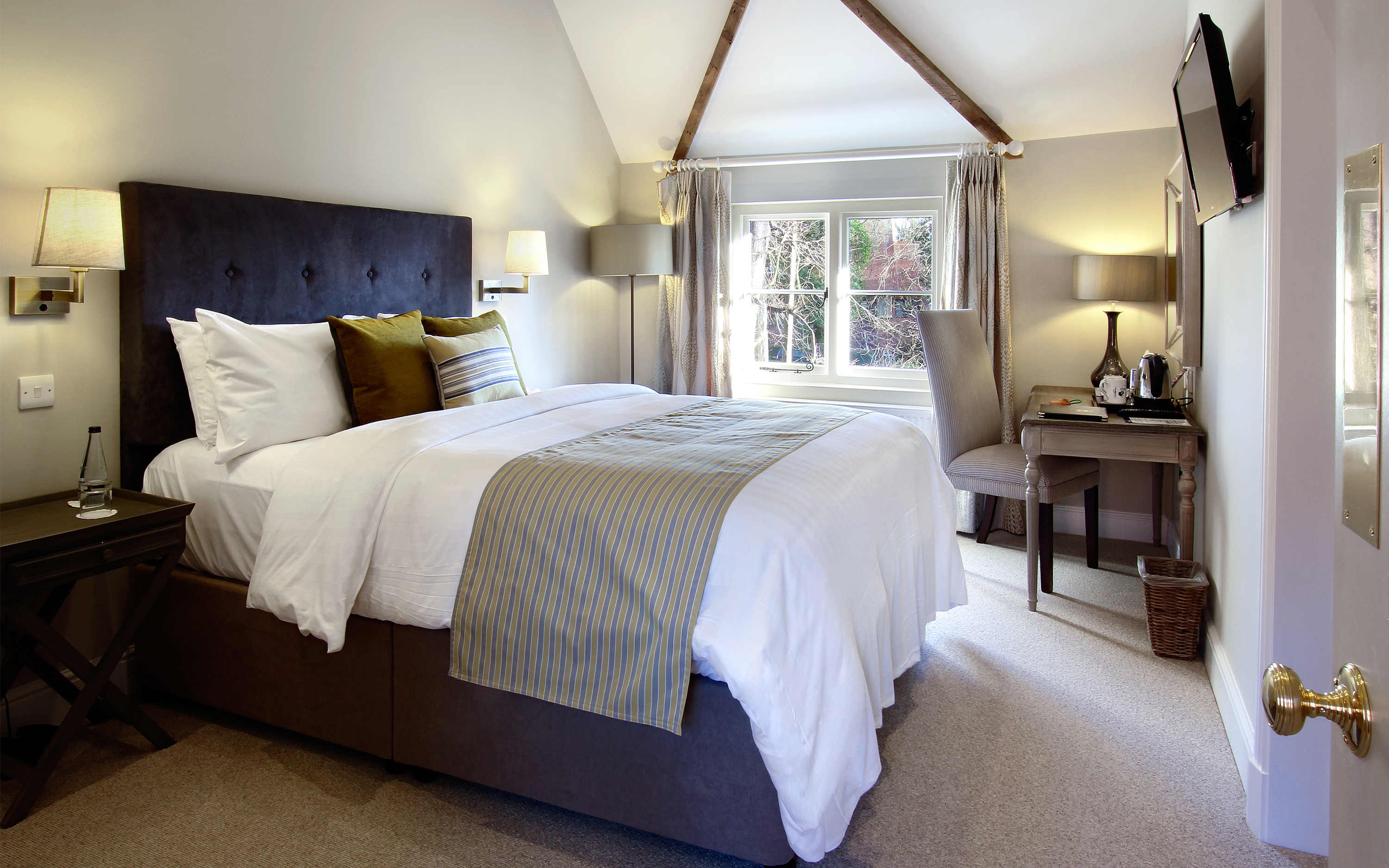 Hotel-room-14-wright-3000x1875