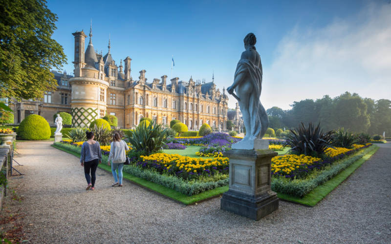 visitors-south-front-garden-chris-lacey-3000-1875