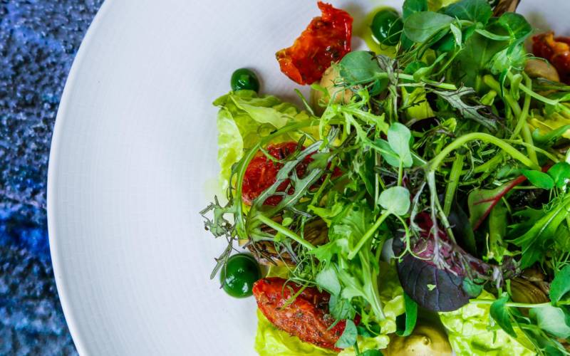 hotel-lunch-menu-salad-3000-1875