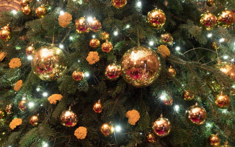 Christmas-at-Waddesdon-baubles-Stan-McCartin
