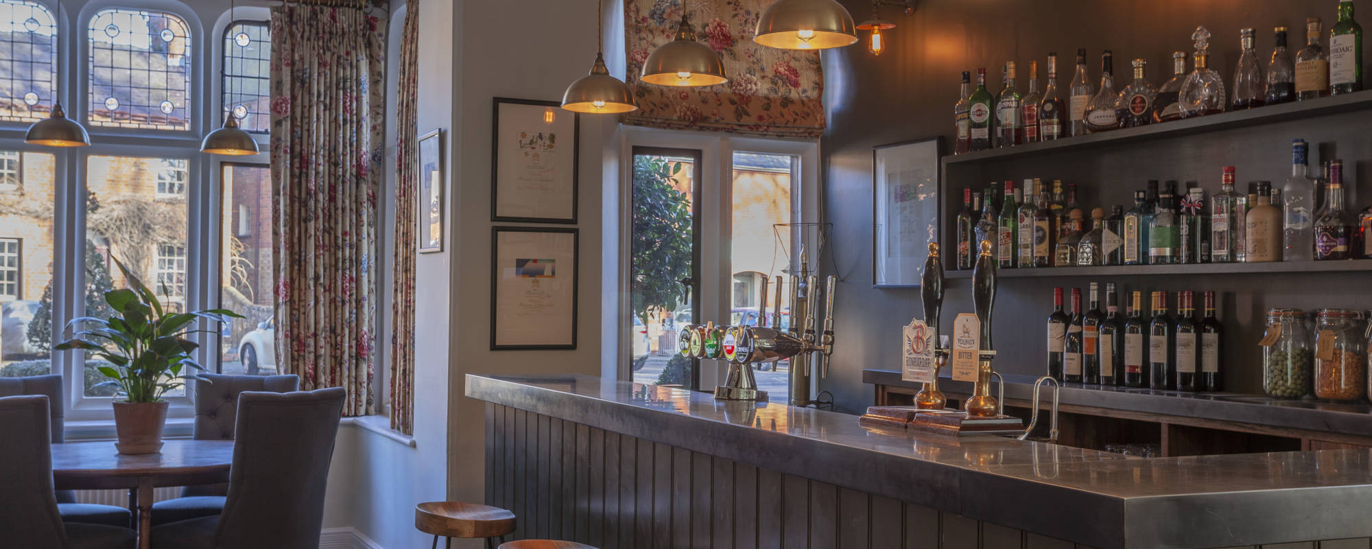 The bar at the Five Arrows hotel