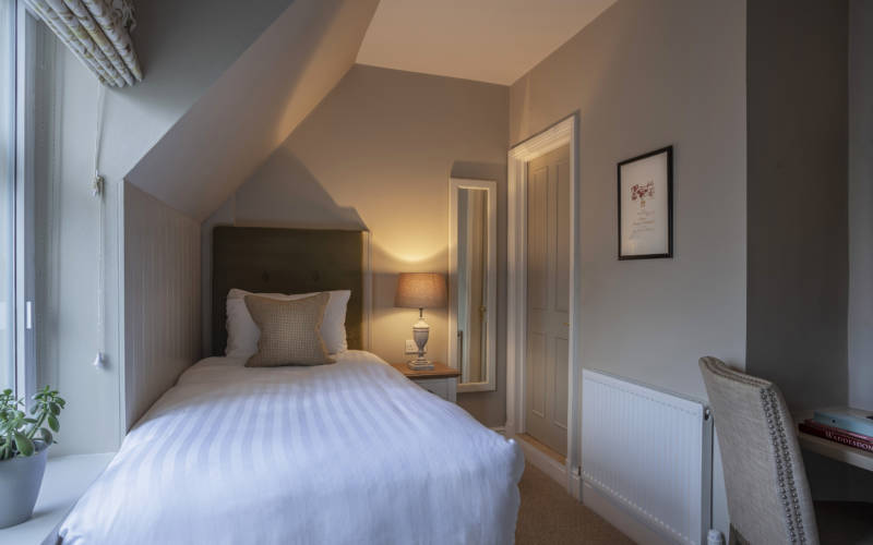 Single-Bedroom